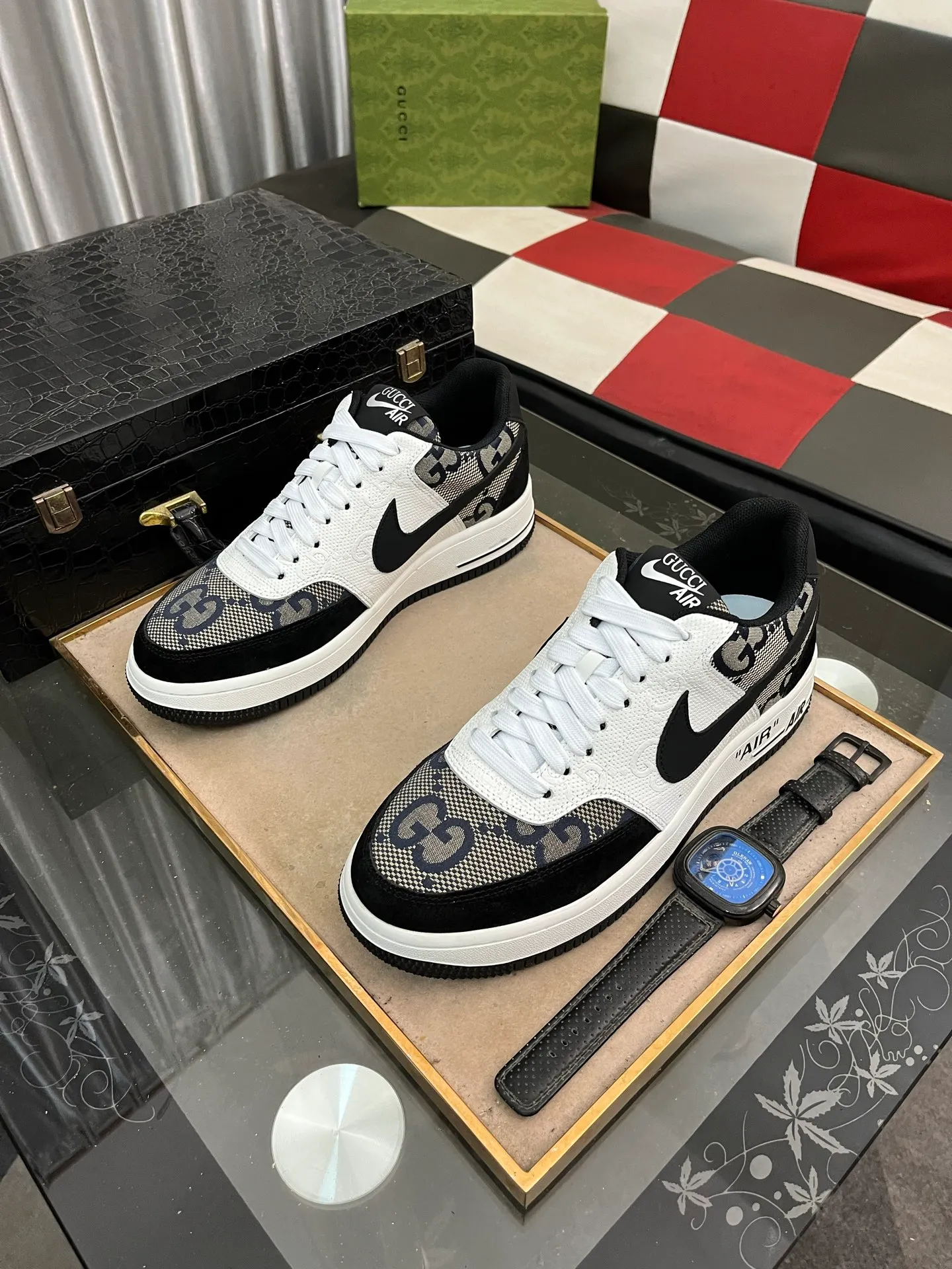 Men's Men's Shoes💰440⌚️⌚️【GUCCI】Gucci men's latest white shoe series casual shoes! The official website is built 1:1. Upper: Made of imported cowhide, with electric embroidery ➕Inner lining: Made of high-quality first-layer pigskin, soft and comfortable. Picky material selection and exquisite workmanship give you the best enjoyment. Size: 38-44 yards, 3️⃣ colors available.